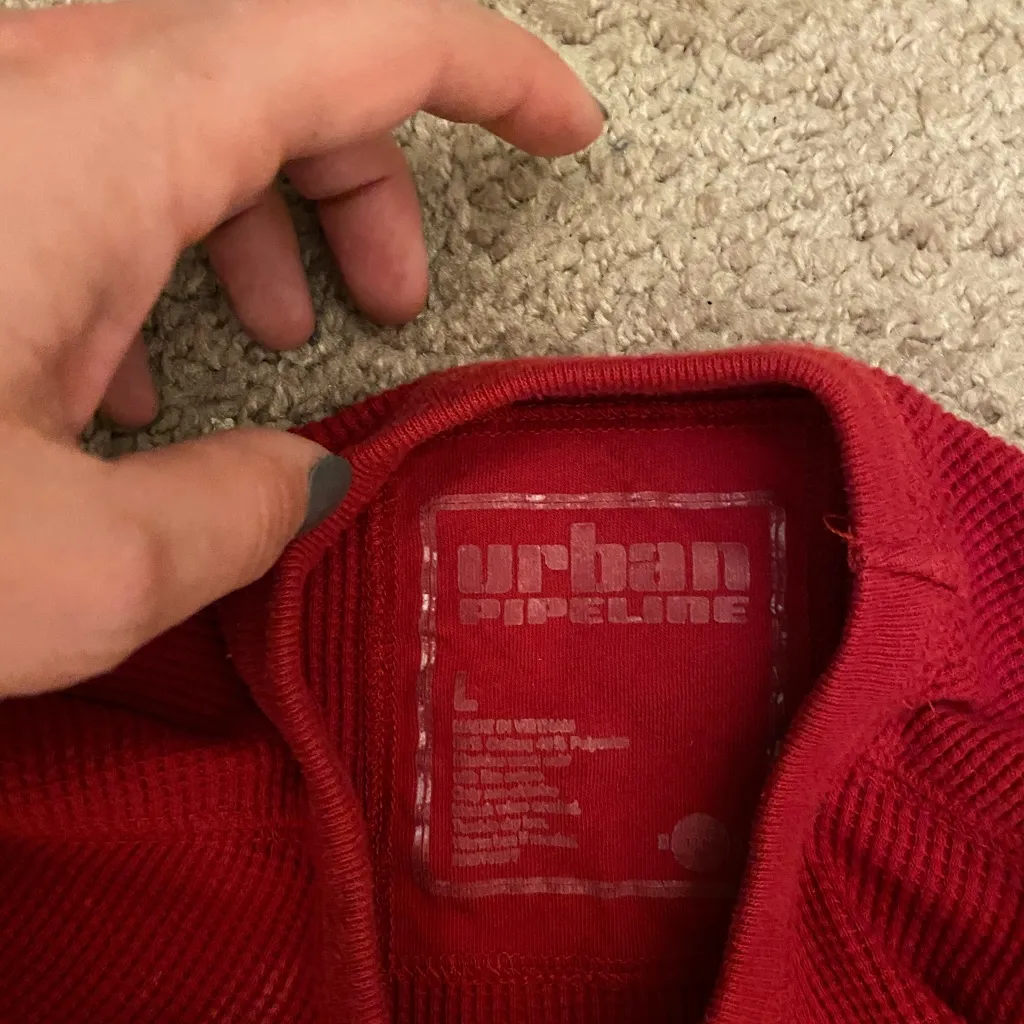 Large women’s waffle shirt. Fits very small. - Image 3