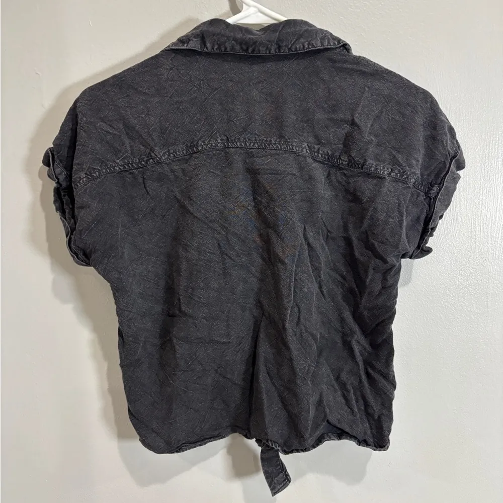 Sim & Sam Black button down tie front cropped shirt medium casual Beachy - Image 8