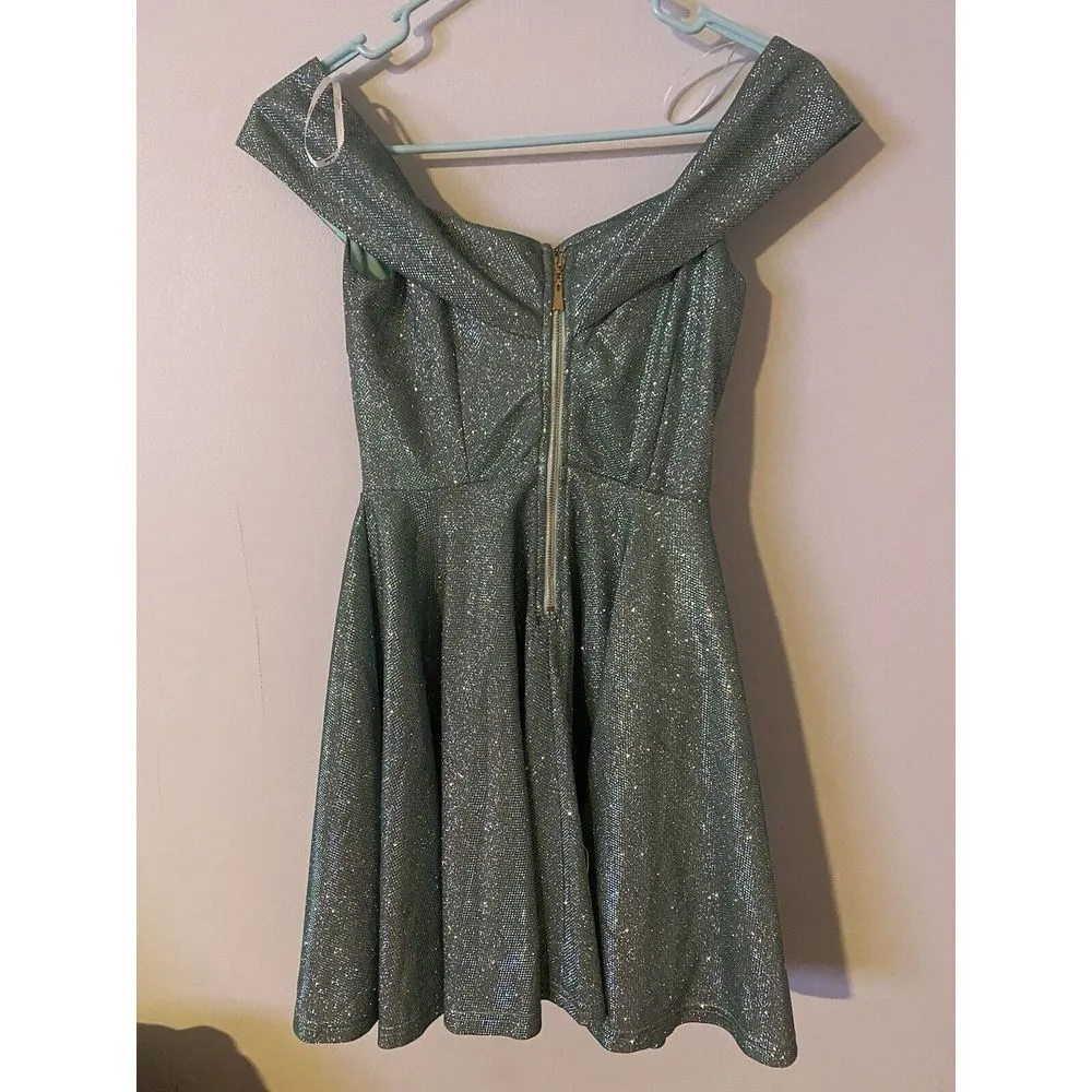 Homecoming/Prom Dress Size Xs. Worn Once Sparkle Dress Off Shoulder Zipper Green - Image 2