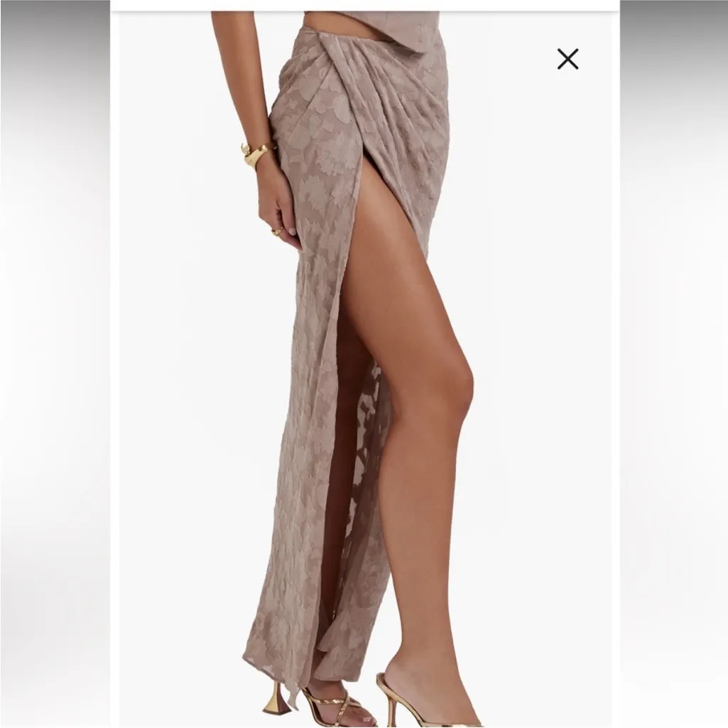 House of CB ‘Vesper’ Maxi Skirt in Mushroom NWOT‎ size XS - Image 3