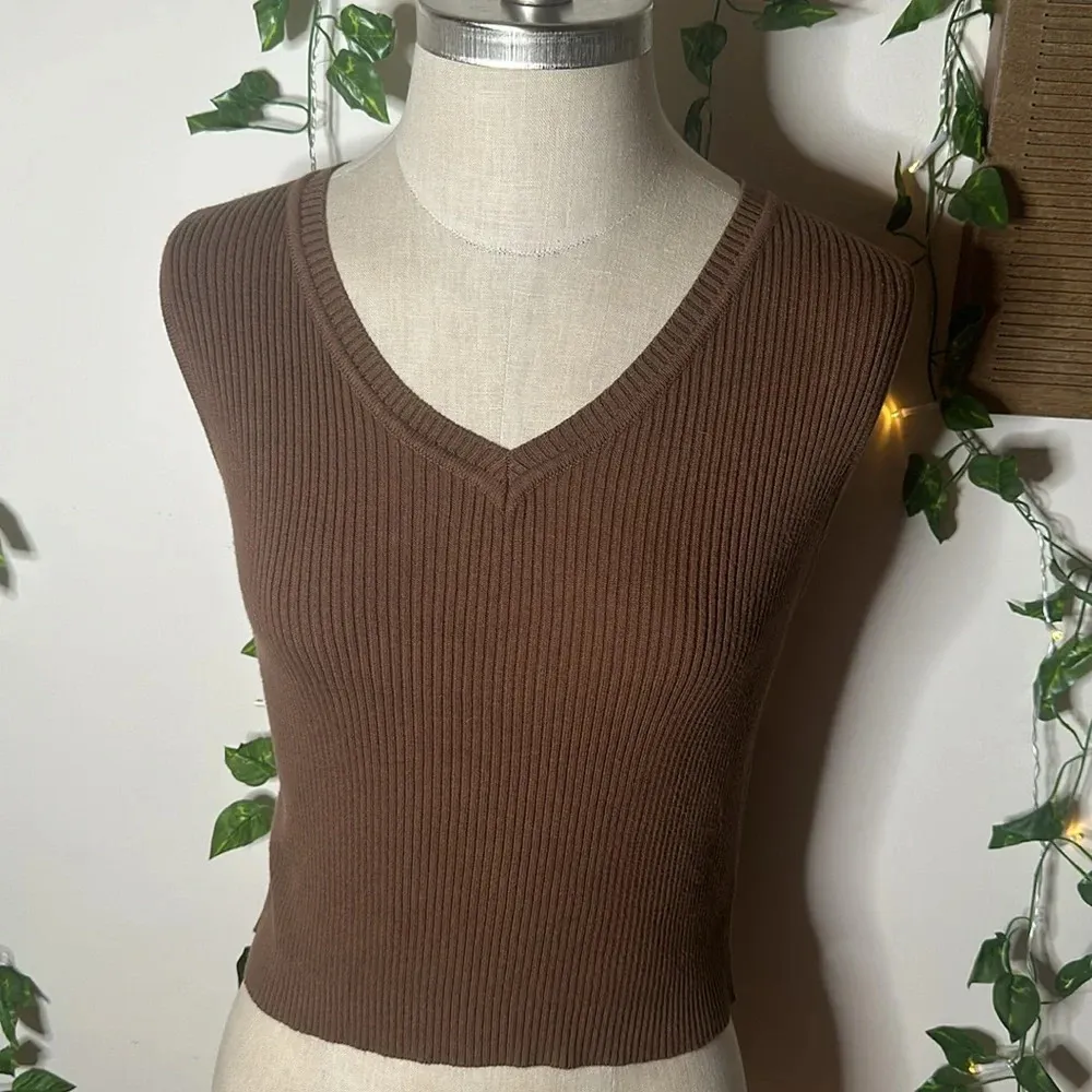 Brandy Melville John Galt Scarlett Tank Top Sweater Vest Brown Ribbed - Image 5