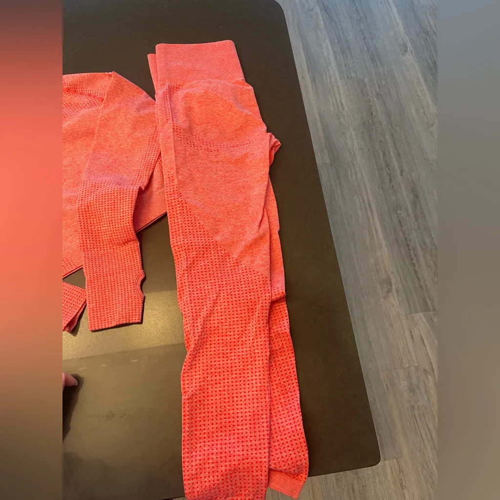 NWOT FITNESS YOGA SPORT SET ORANGE PEACH M Size M - Image 4