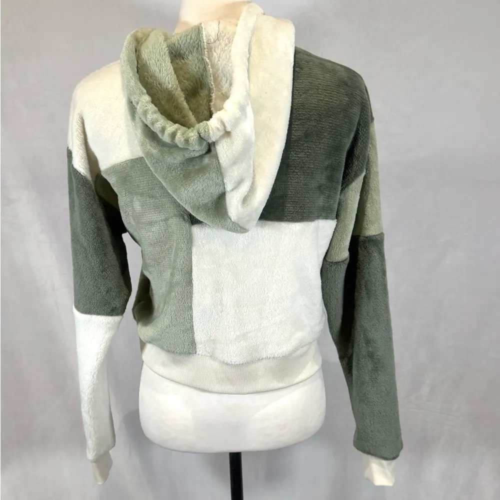 Abercrombie Social Scene 70s vibe green fleece patchwork cropped hoodie small - Image 3