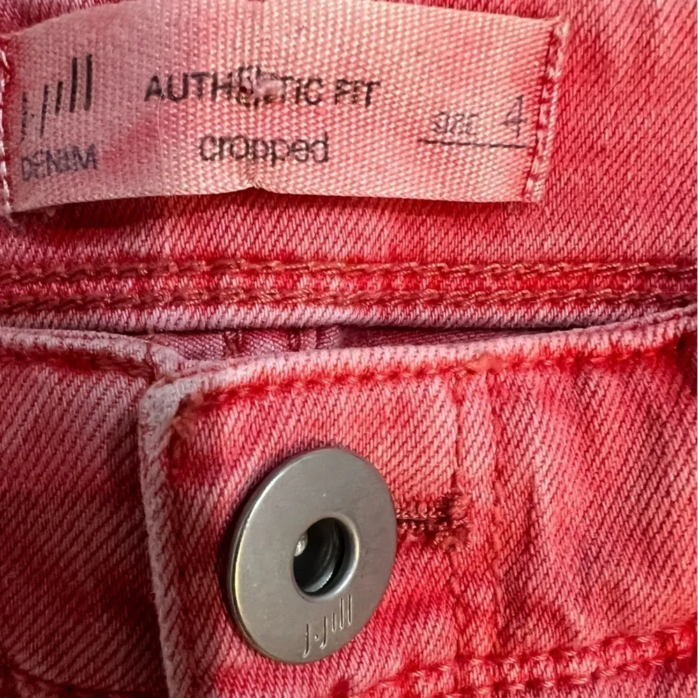 j. jill denim Authentic Fit Cropped fringe hem jeans, melon color, size 4 EUC - Image 4