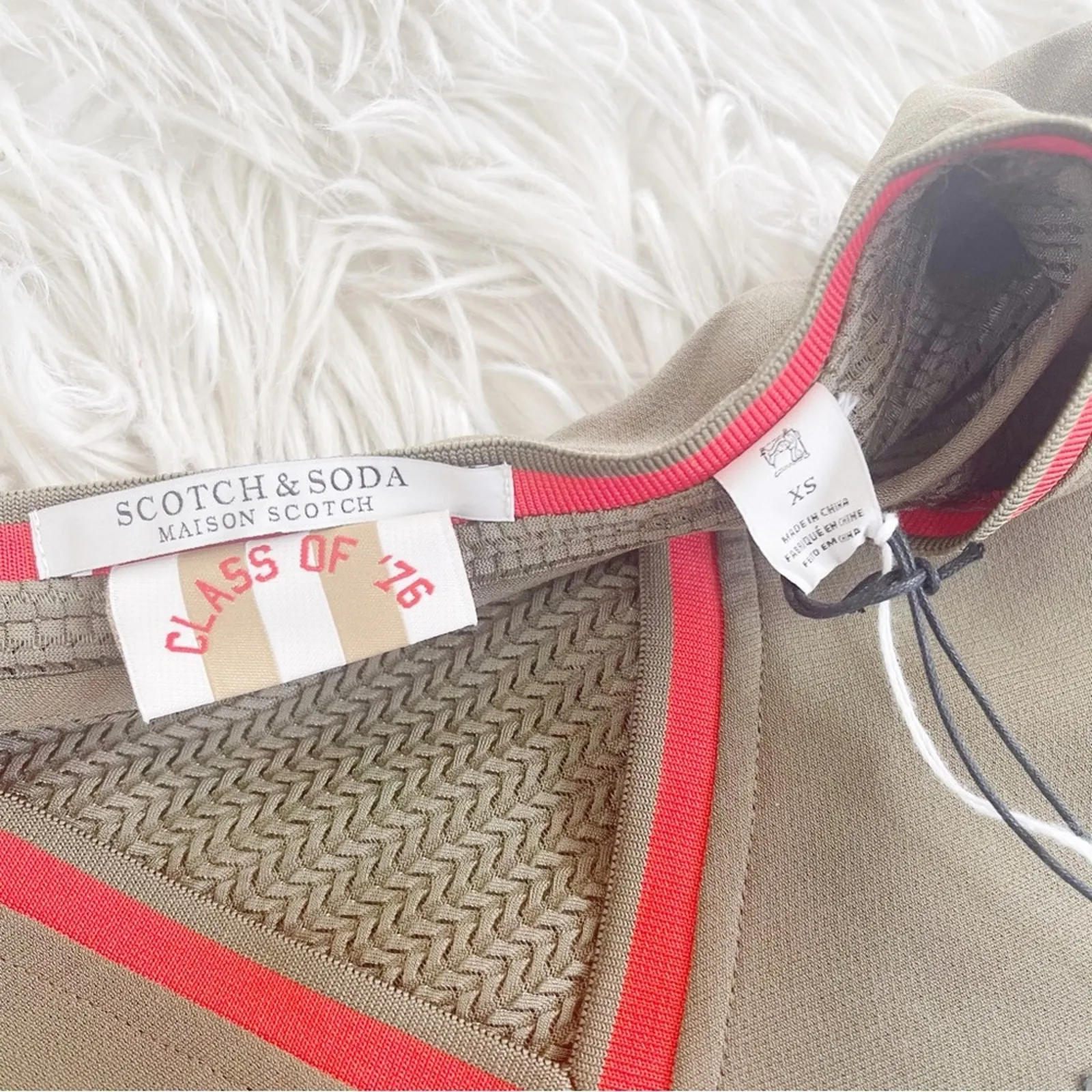 Scotch & Soda Women's Layered Mesh V-Neck Sporty Top Green‎ Size XS - Image 5