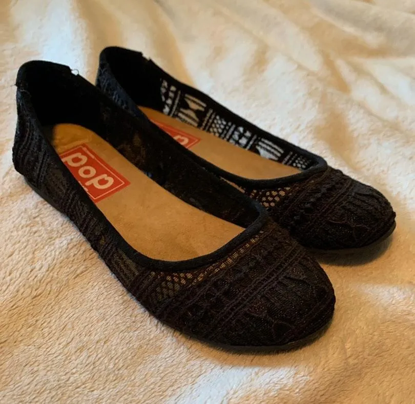 Black Lace Flats Size 5.5 - Image 2