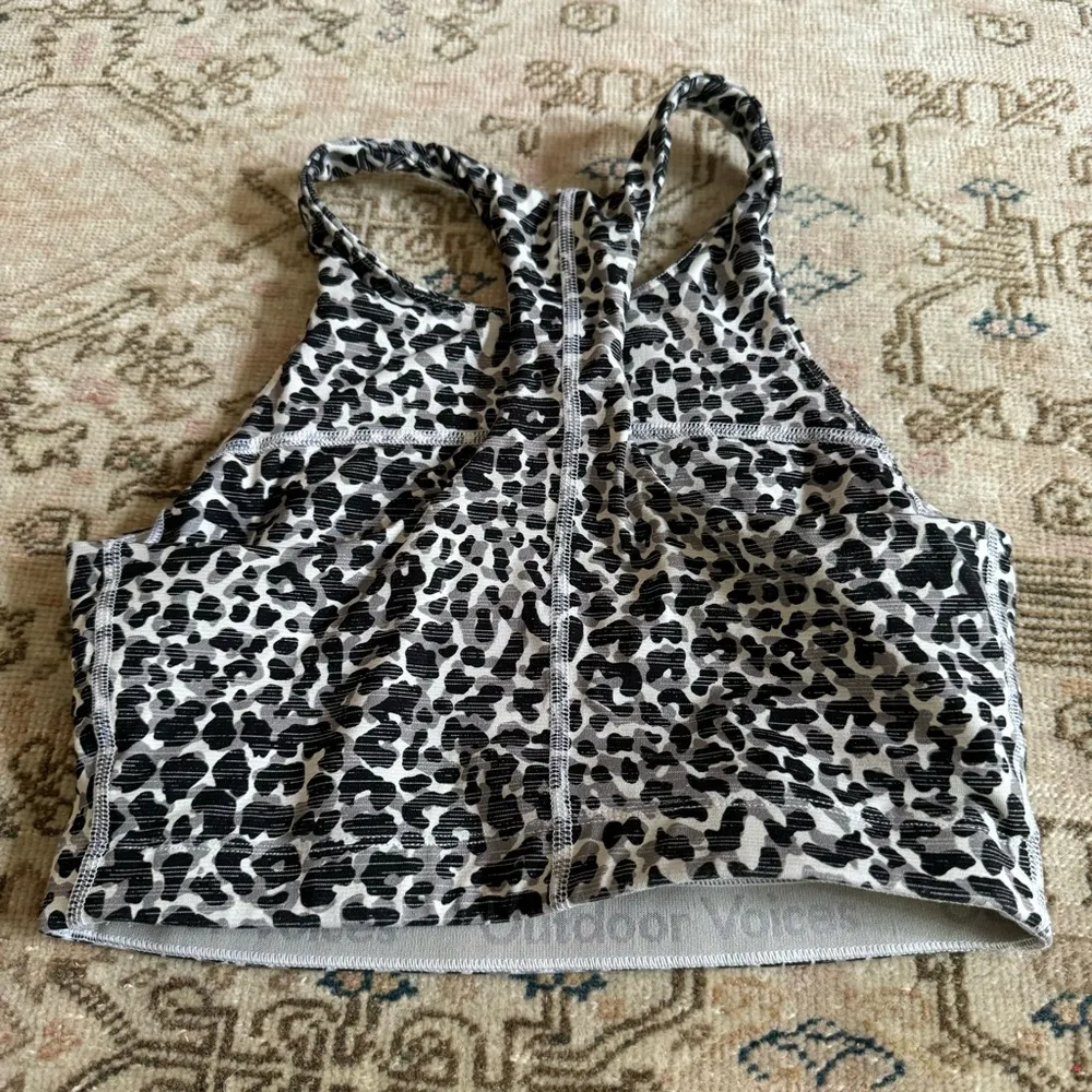 Outdoor Voices Tech Sweat Crop Top Snow Leopard | Small - Image 7