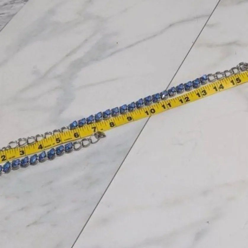 Rare Finds
Sky Blue Rhinestone Silver Toned set in very good condition - Image 6