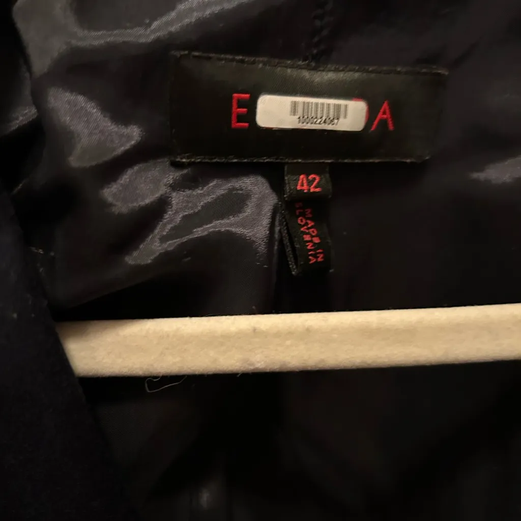 Escada Midnight Blue Blazer with Gold Accents Size 42 - Image 3