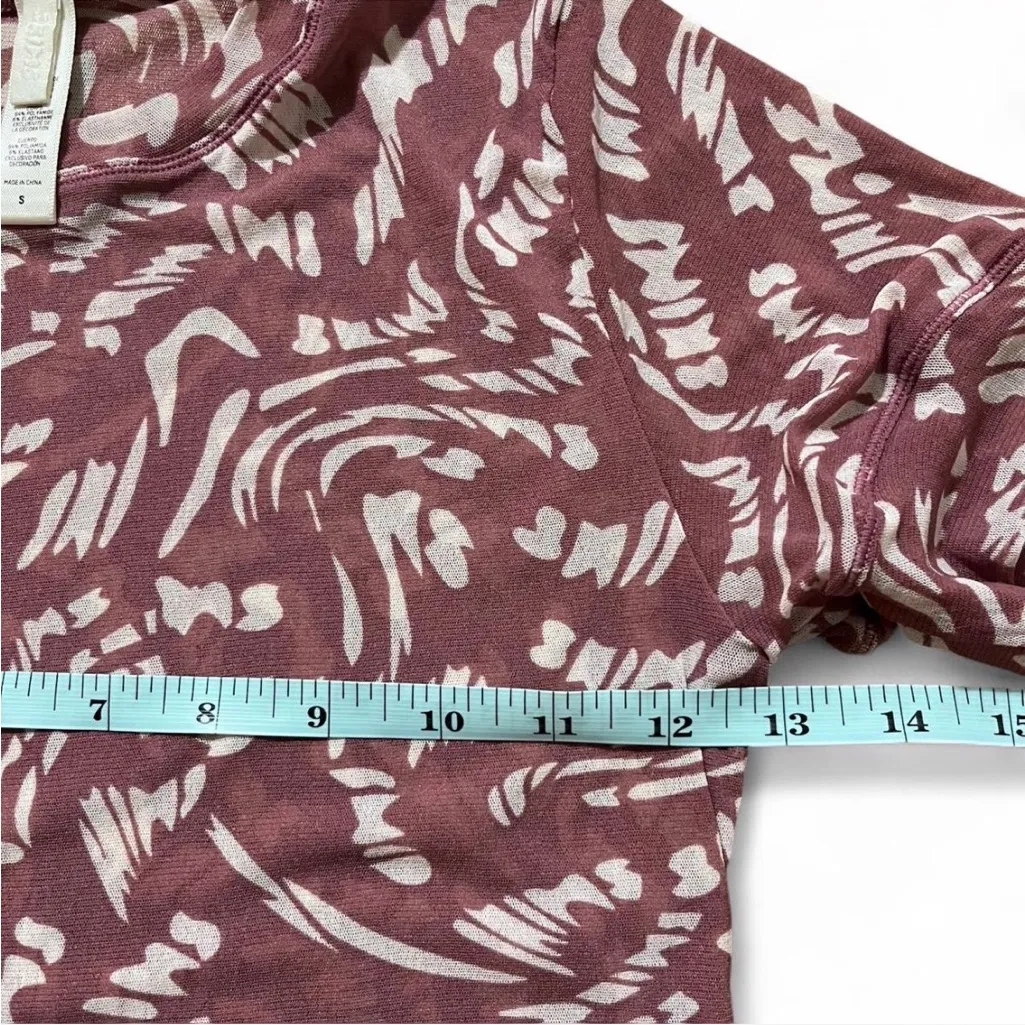 Skims top purple and Abstract signature mesh Tee S - Image 3