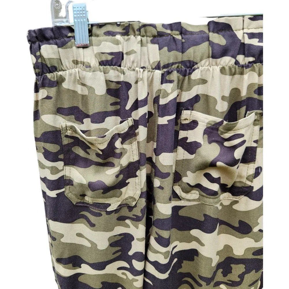 Francesca's Harper Heritage Roz Camoflague Joggers Women's M Paperbag Waist - Image 9