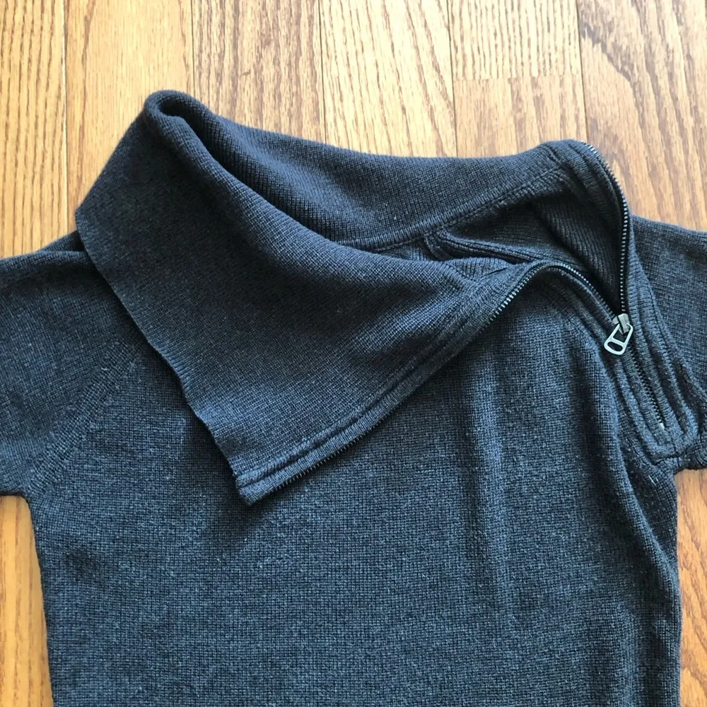 Short Sleeve Cowl Neck Dark Gray Sweater Dress Women’s Size Small - Image 3