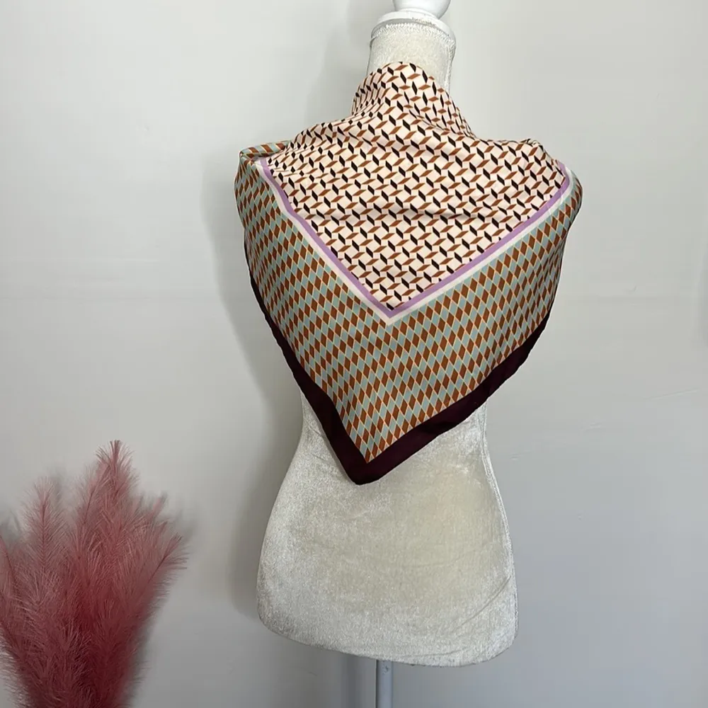 ZARA  • printed satin effect medium size square scarf - Image 5