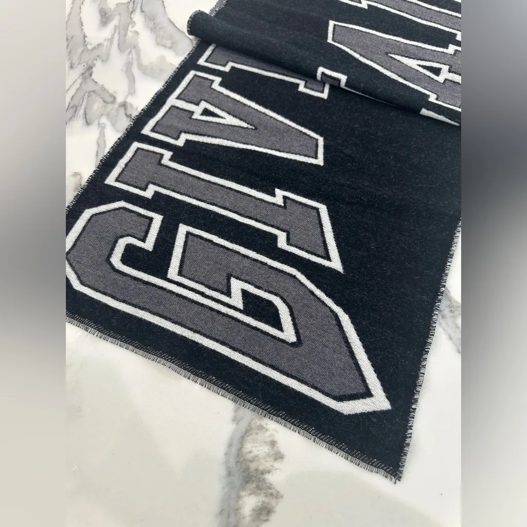 Givenchy College Logo Wool Scarf - Image 3