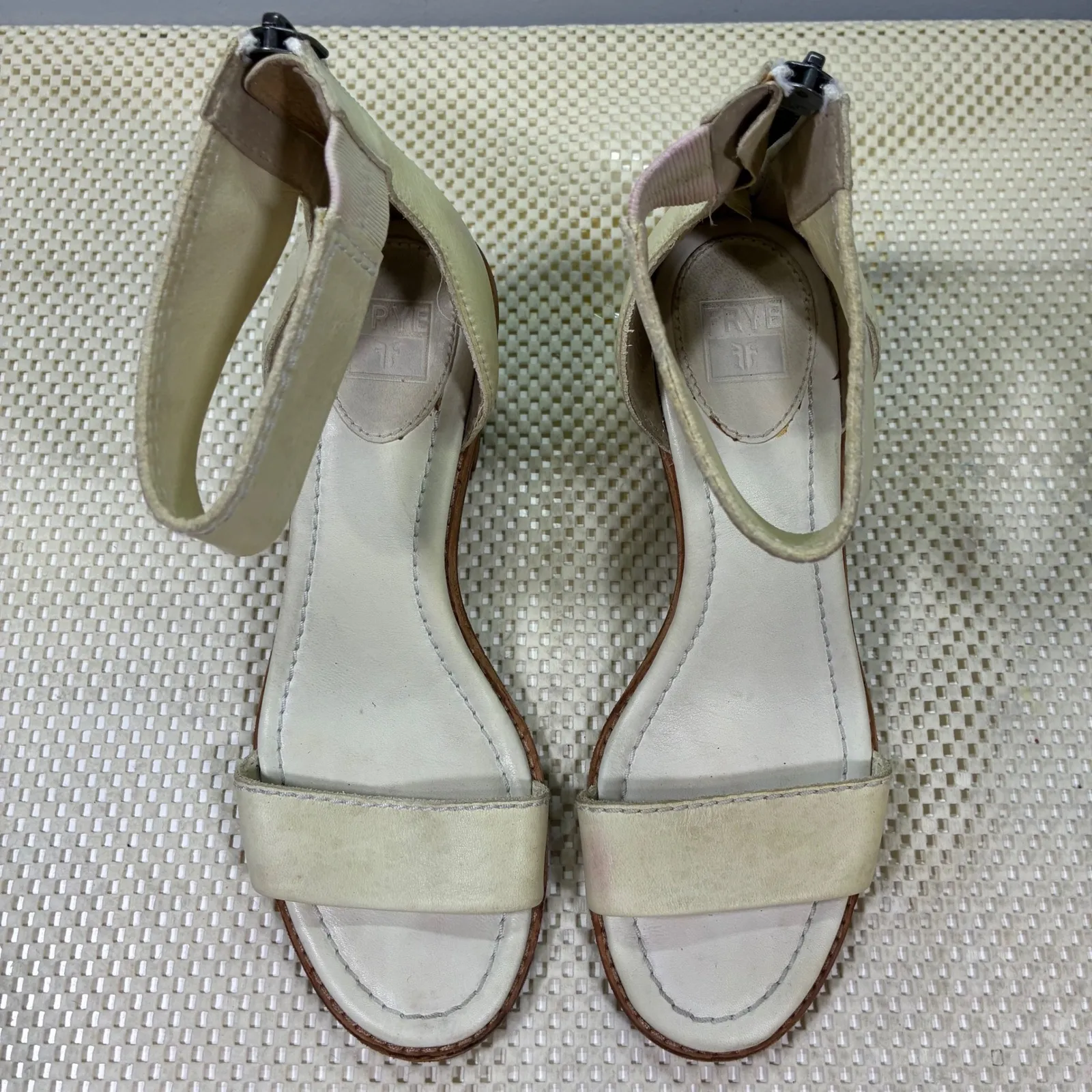 FRYE Brielle Bias Cream Leather Back Zip Ankle Strap Block Heel Sandals 7 - Image 2