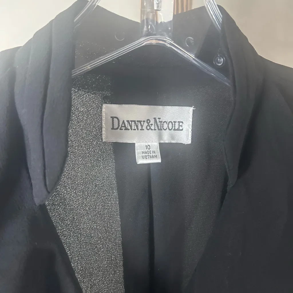 Danny & Nicole Black Ruffle Front Short Sleeve Work Top Size 10 - Image 3