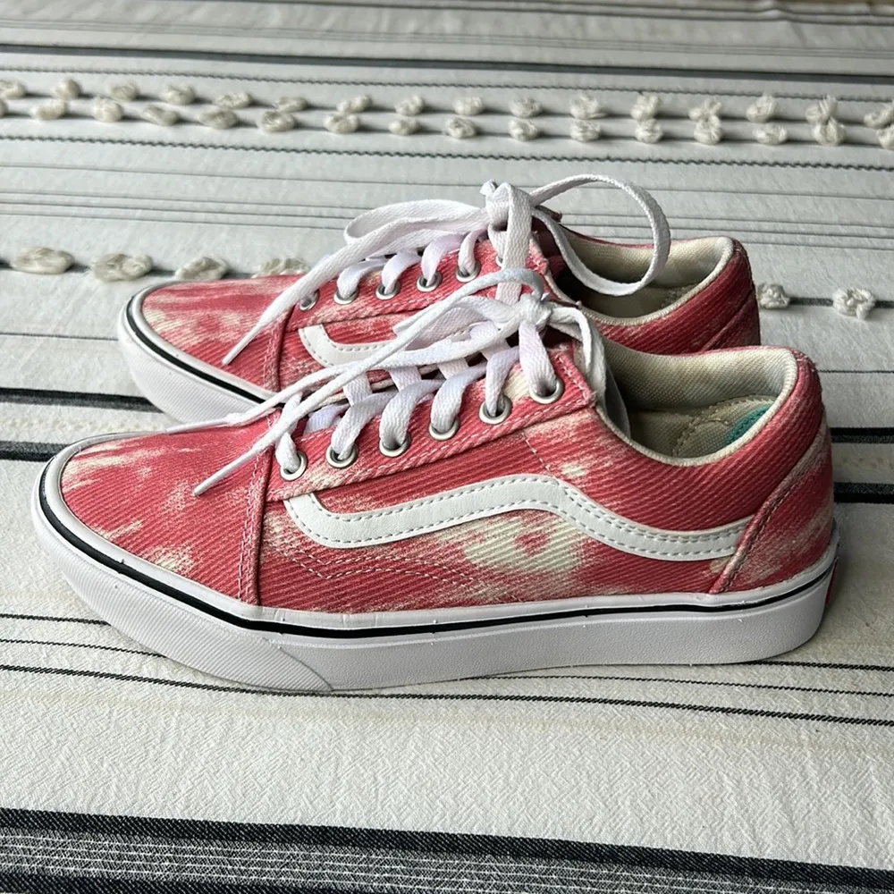 Vans  • Comfycush Old Skool Cord Sneakers - Image 97