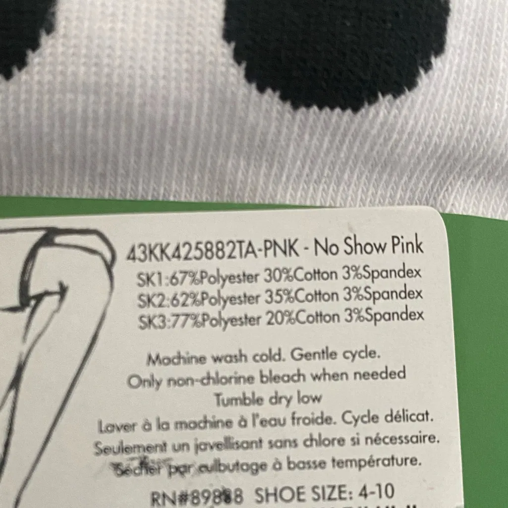 Kate Spade 3 Pair No Show Socks 
43KK425882TA-Pink No‎ Show Pink
Shoe Size 4-10 - Image 5