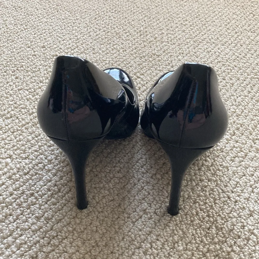 Jessica Simpson Platinum Black Stiletto High Heels Shiny Size 9 Like New - Image 5