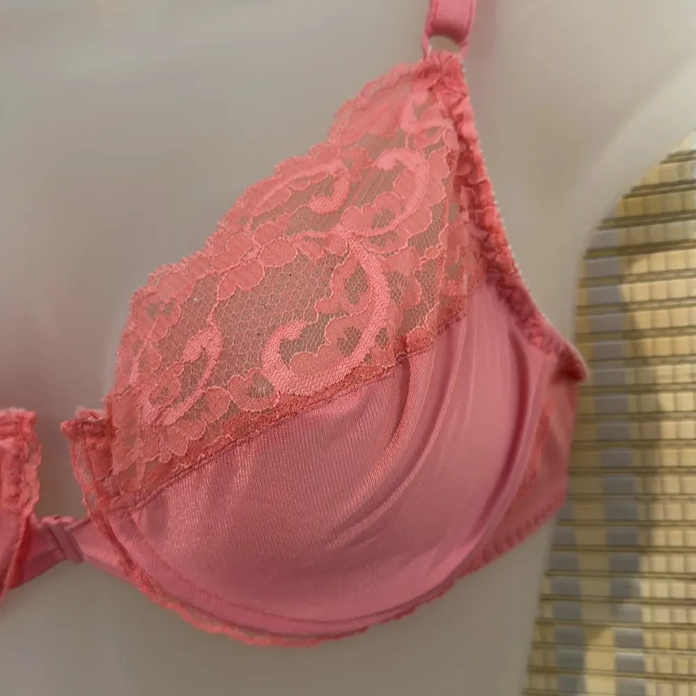 Vintage JC Penney Nice 'N Spicy Pink Front Close Demi Bra Satin and Lace 34C Size undefined - Image 6