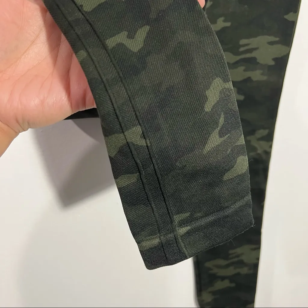 SPANX Seamless Green Camo Cropped Legging‎ Size XS - Image 5