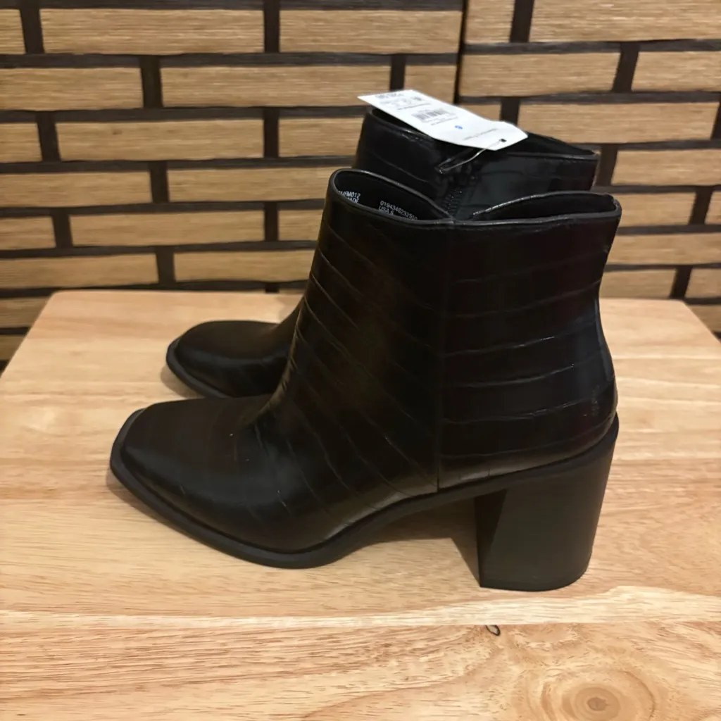 Time And‎ Tru Black Ankle Boots Size 6 - Image 2