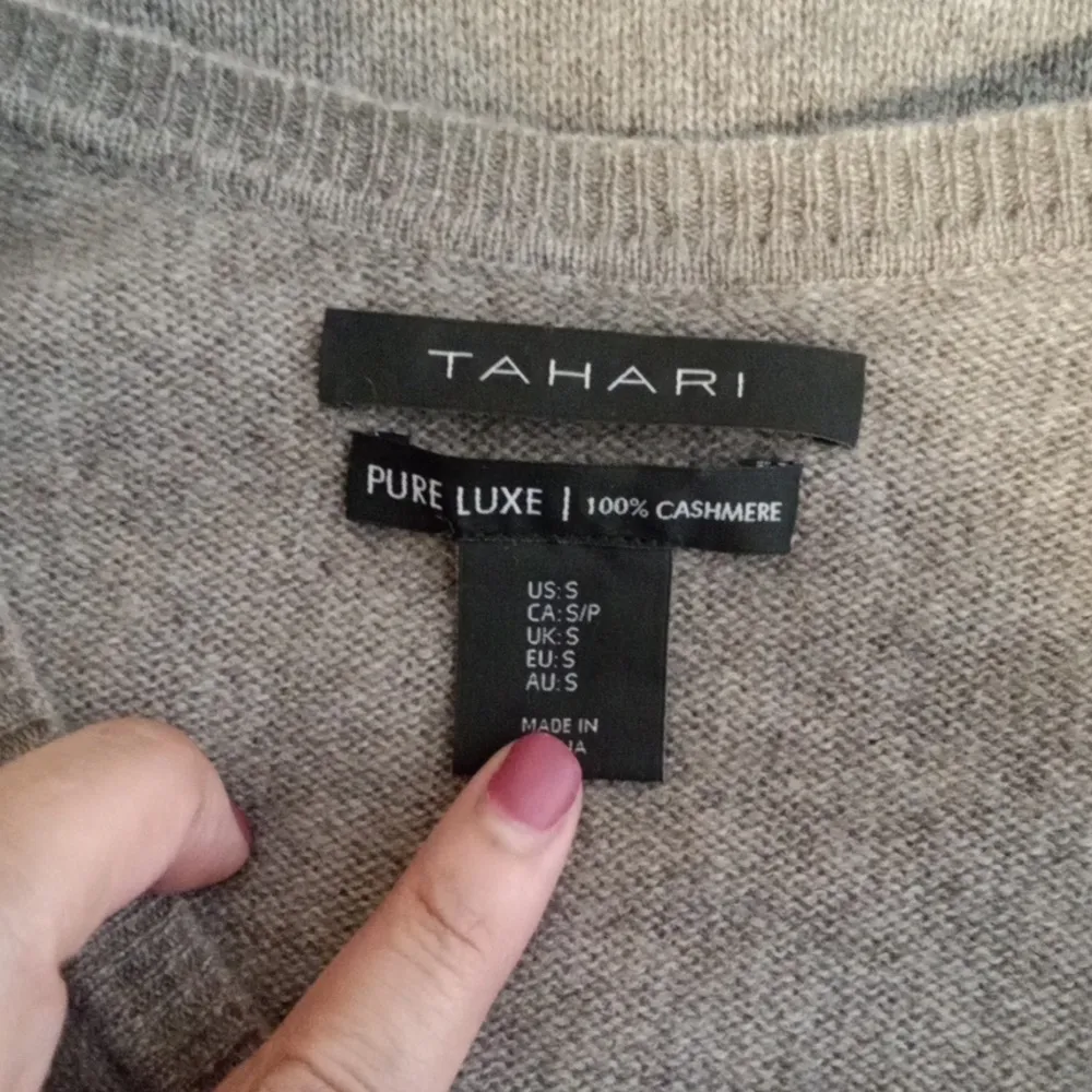 Tahari Pure Luxe Cashmere Taupe V Neck Sweater Long Sleeve Womens Small - Image 4