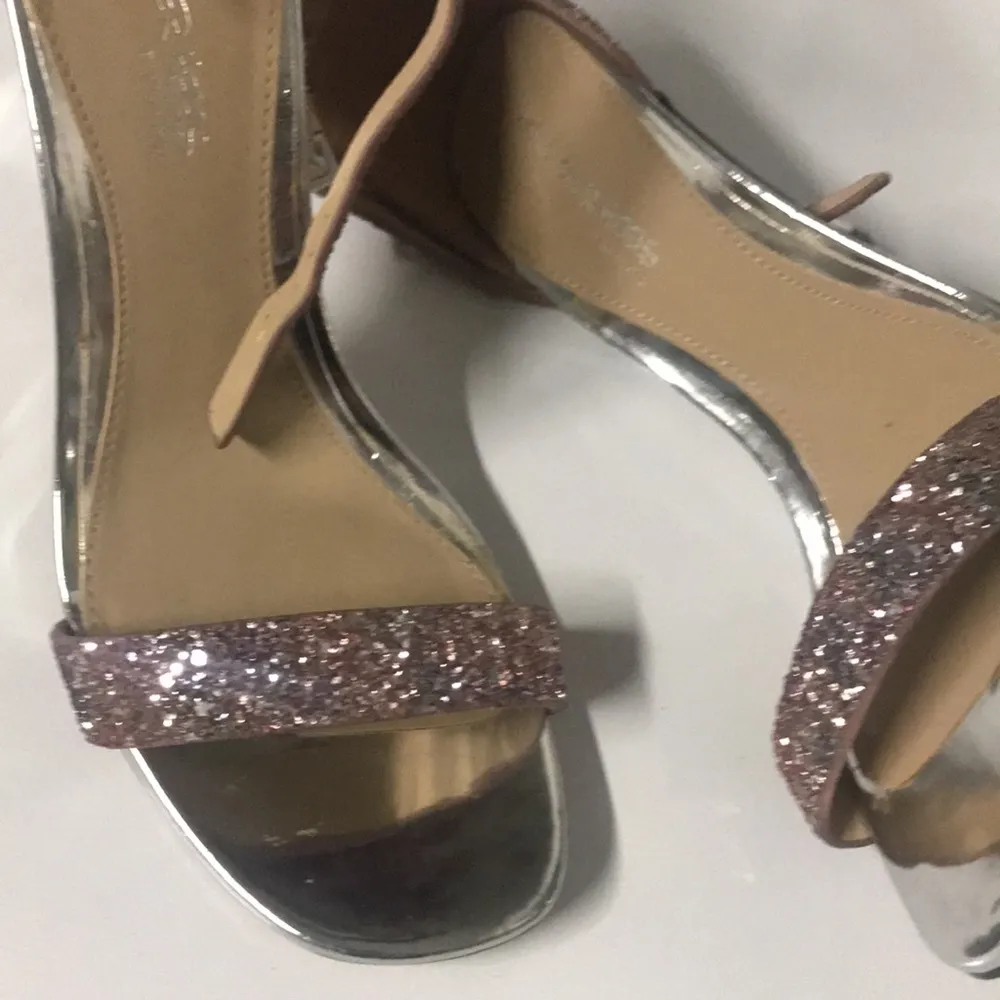 Head Over Heels by Dune - Image 4