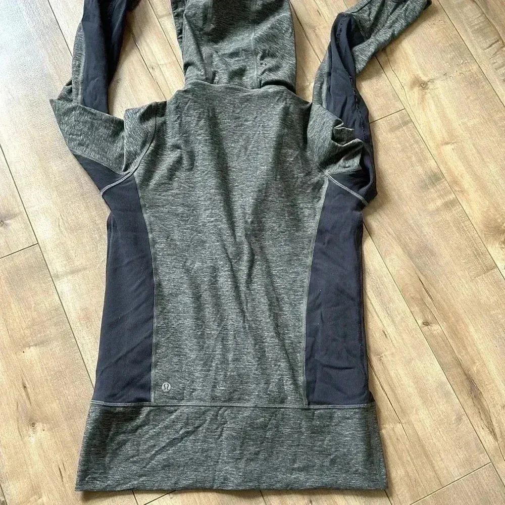 Lululemon Stride Jacket in Heathered Gray & Dark Orange Size 6 - Image 4