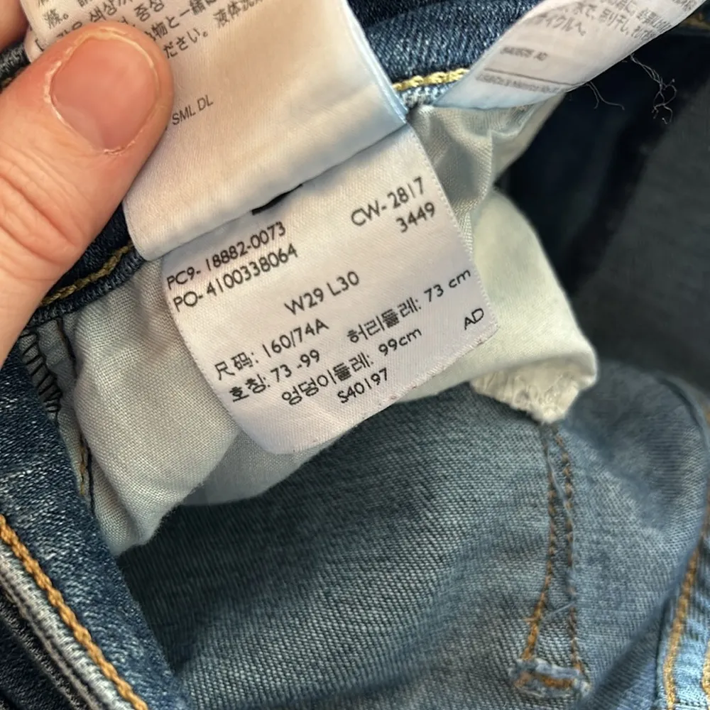 Levi’s 721 high rise skinny distressed medium wash stretchy jeans - Image 10