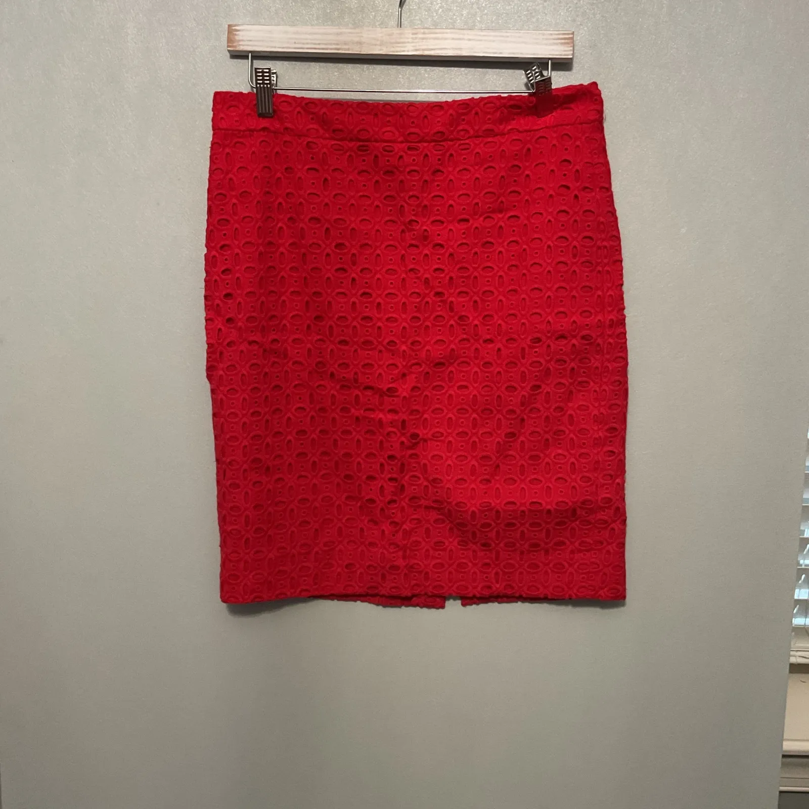 J Crew The Pencil Skirt Red Eyelet Lace Knee Length Size 6 - Image 4