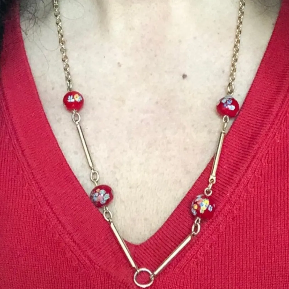 Vtge 1960s SARAH COV Red Beads Gold Tone Necklace - Image 2