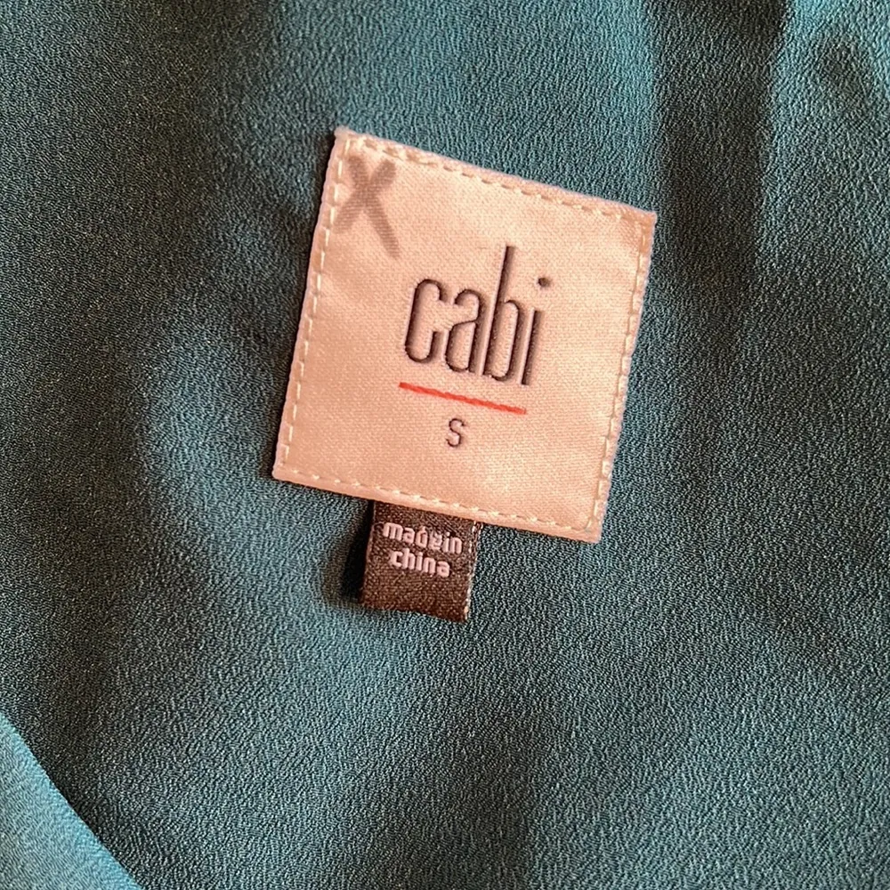 Cabi 3449 top green Still Life floral adjustable staps layering tank blouse SM - Image 10