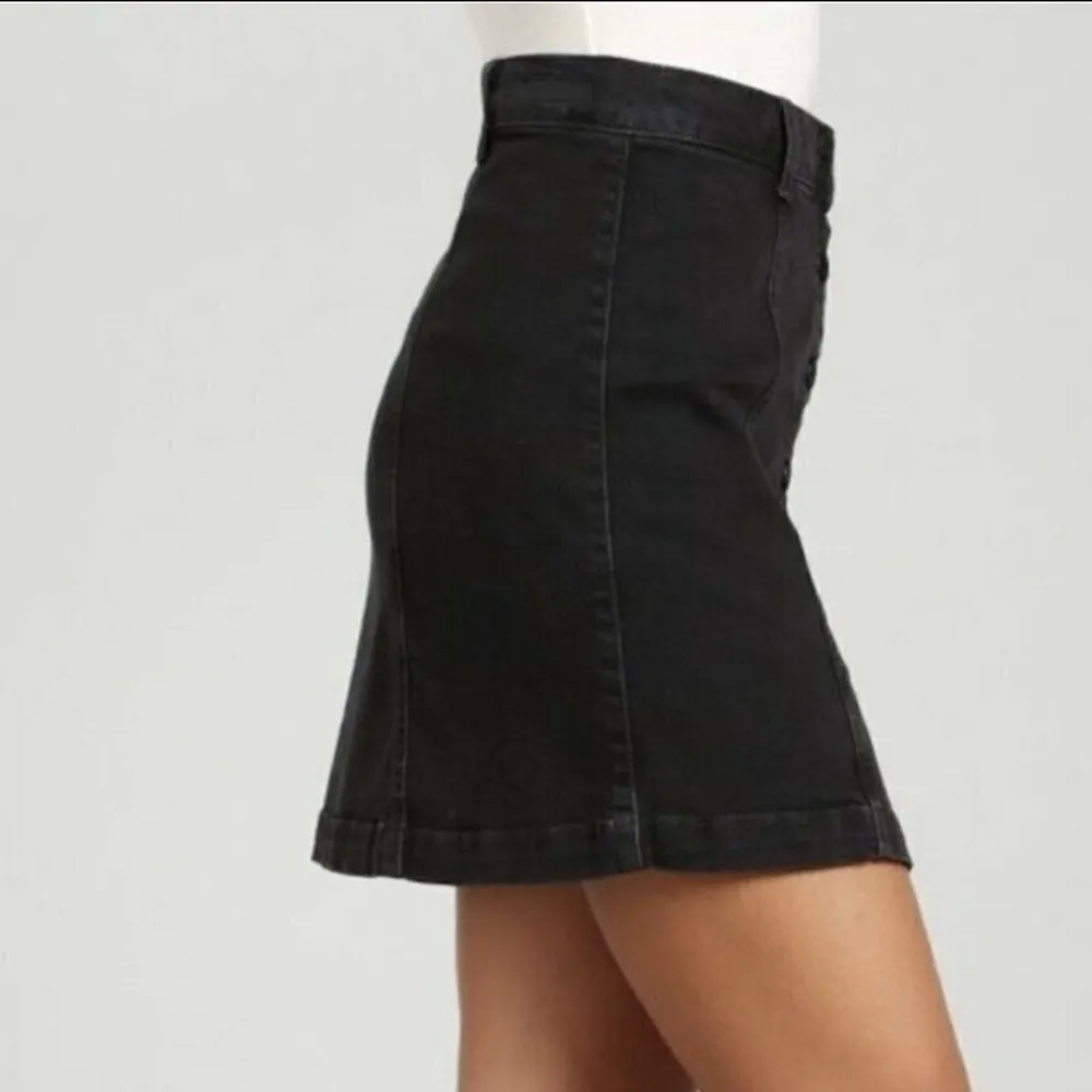 𝅺Anthropologie Denim Jean skirt black Size 27 High Waist buttons front NEW - Image 3