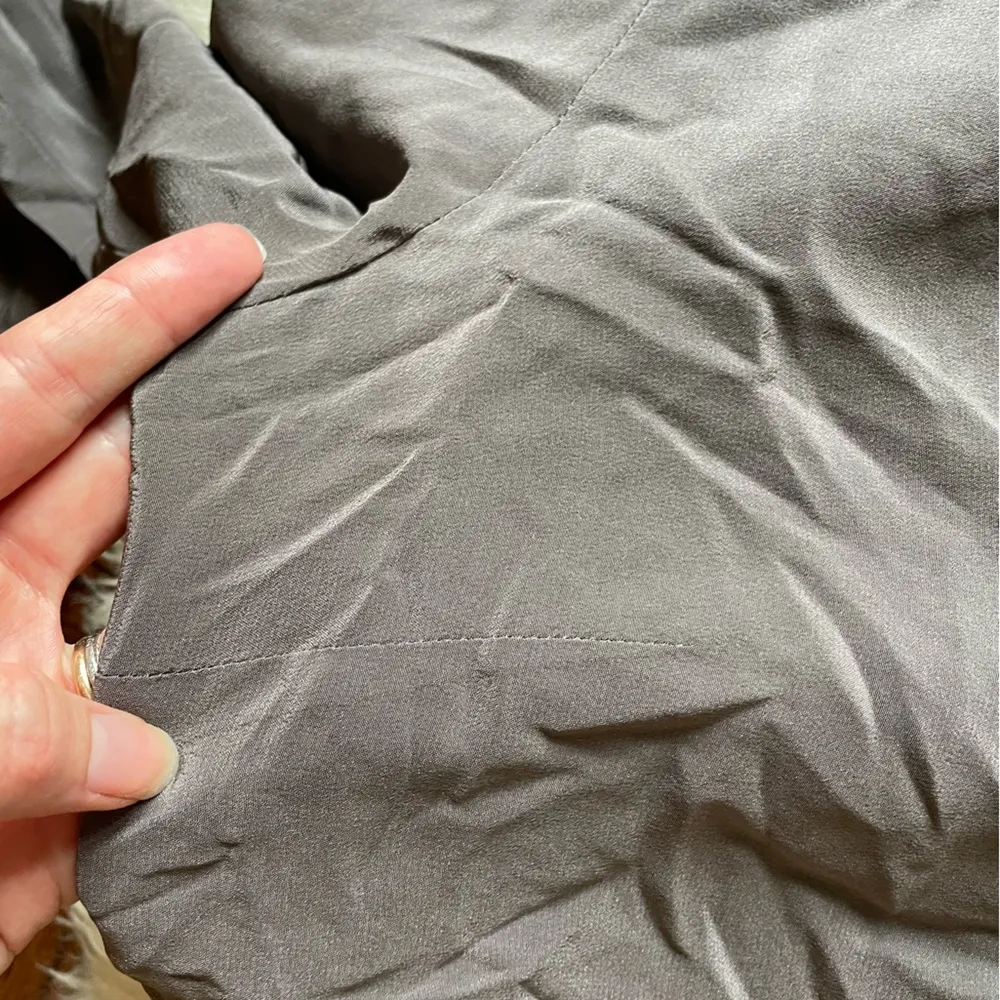 100% silk Amanda Uprichard long sleeved blouse tunic purplish gray Pleats - Image 3