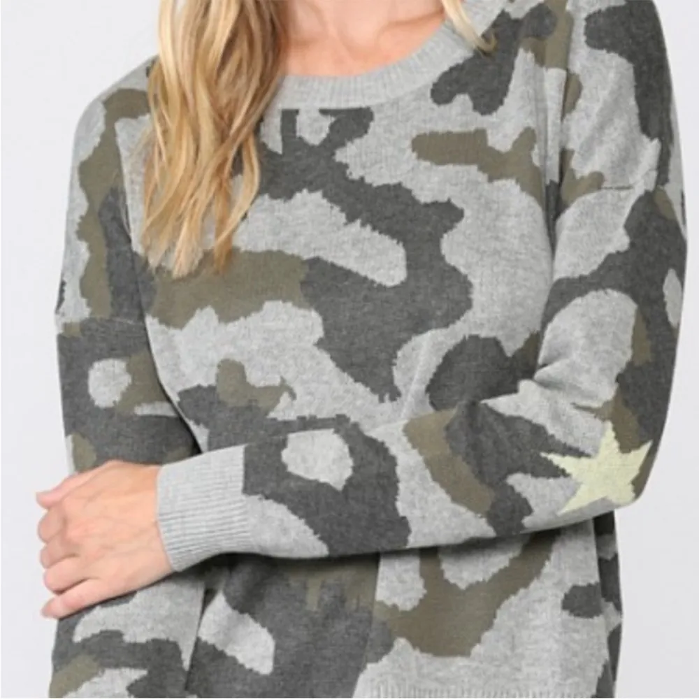 EVEREVE Fate Gray and Green Camouflage Sweater Star elbow accents - Image 3
