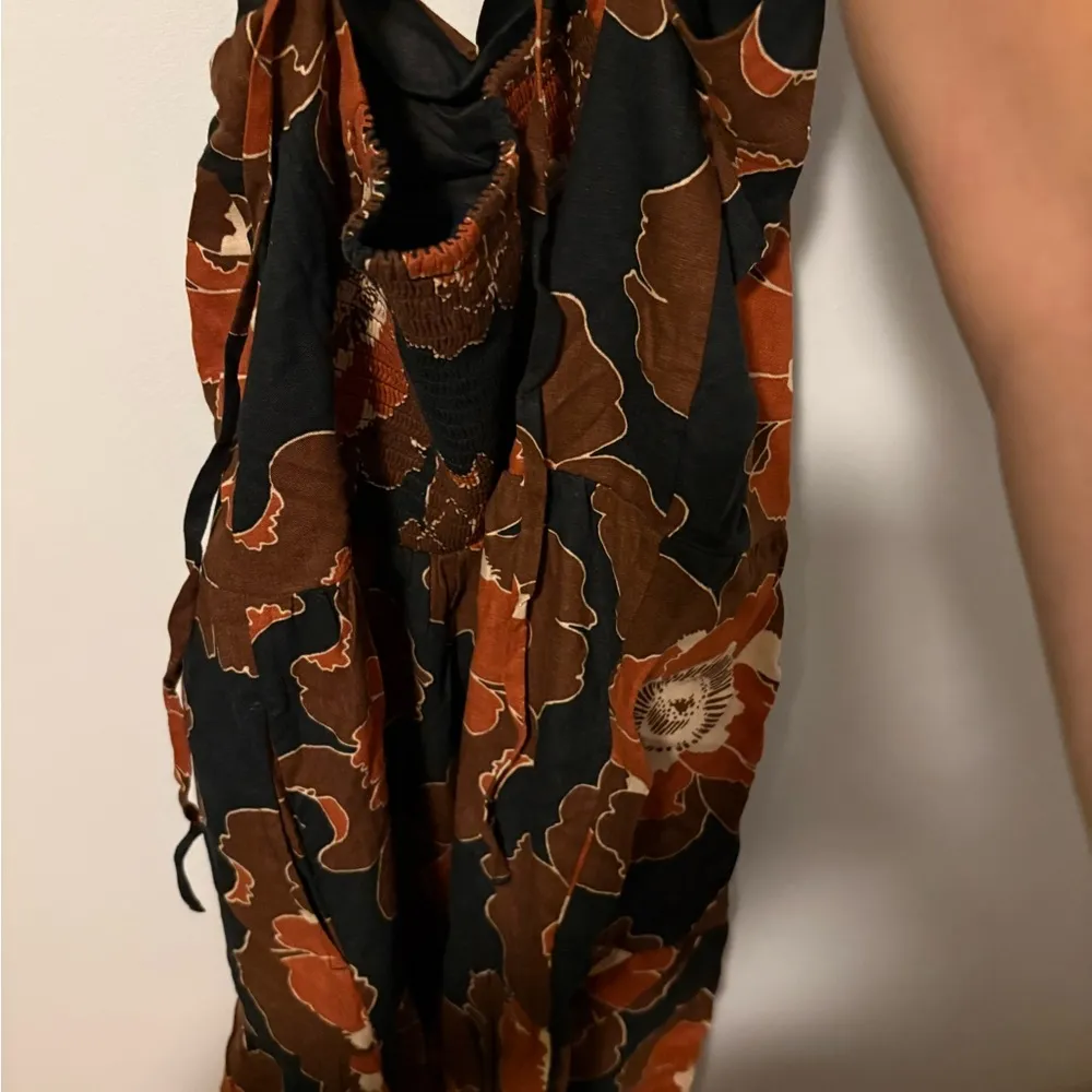Gorgeous GAP Floral Halter Dress in Black and Brown - Image 3