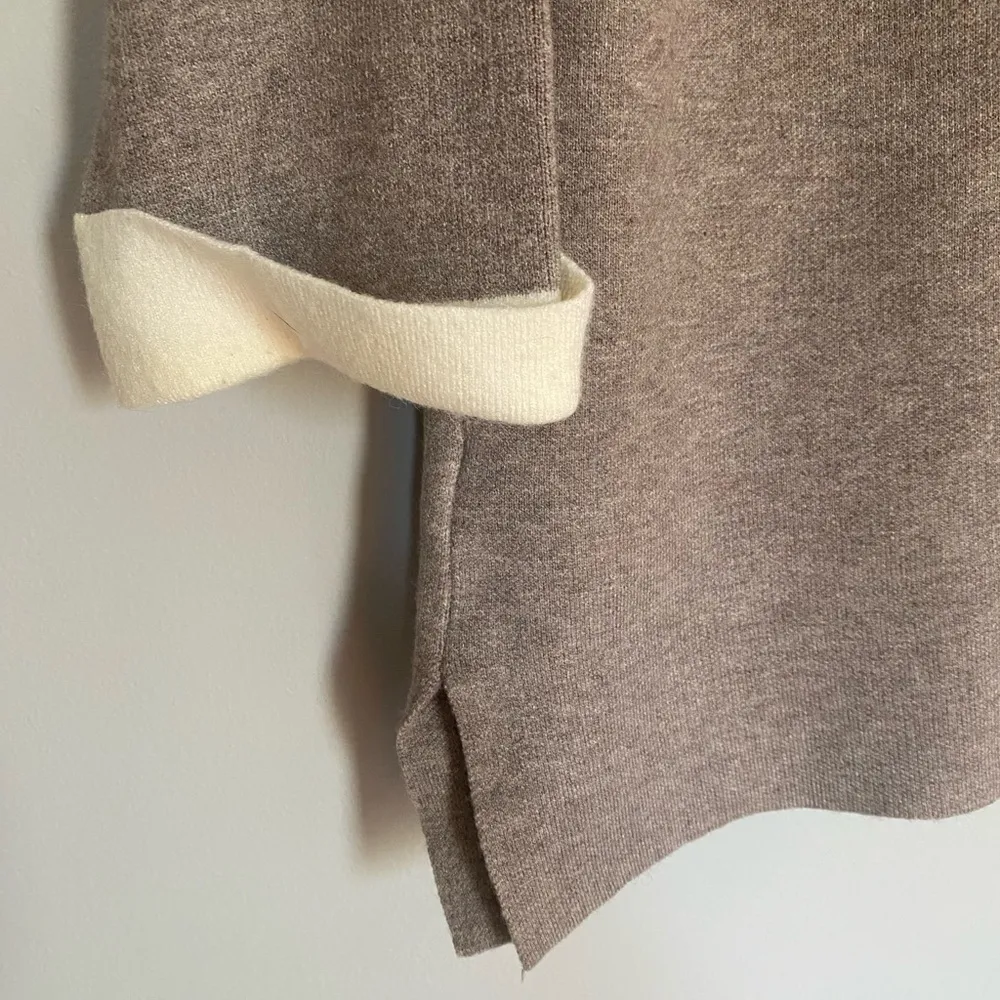 Tahari Grey and White Quarter Zip Pullover - Image 5