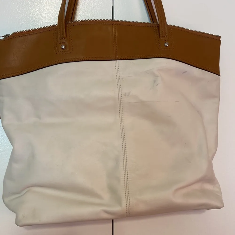 Fashion Coach Laura Signature Embossed Leather Tote F18336 Tan - Image 6