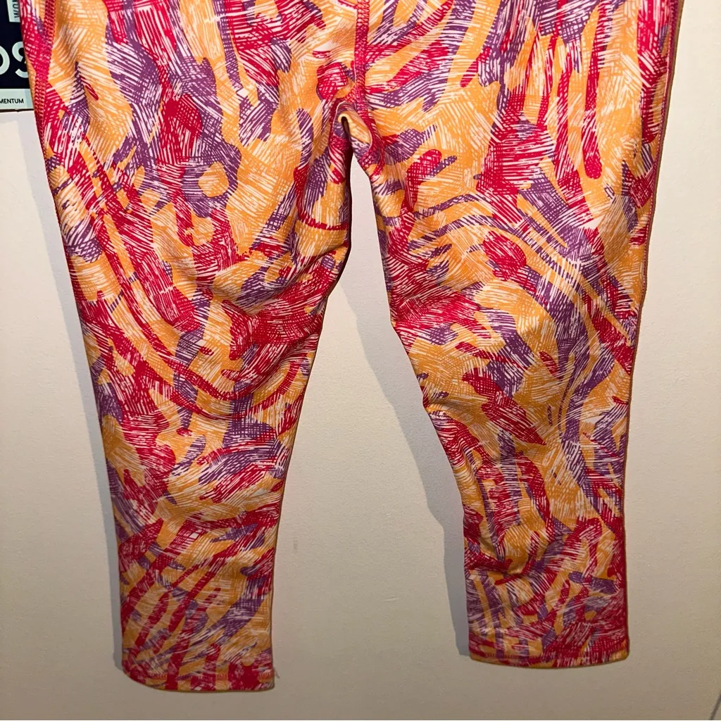 DSG women’s momentum capri Workout pants in abstract zebra tangerine size small Pink - Image 4