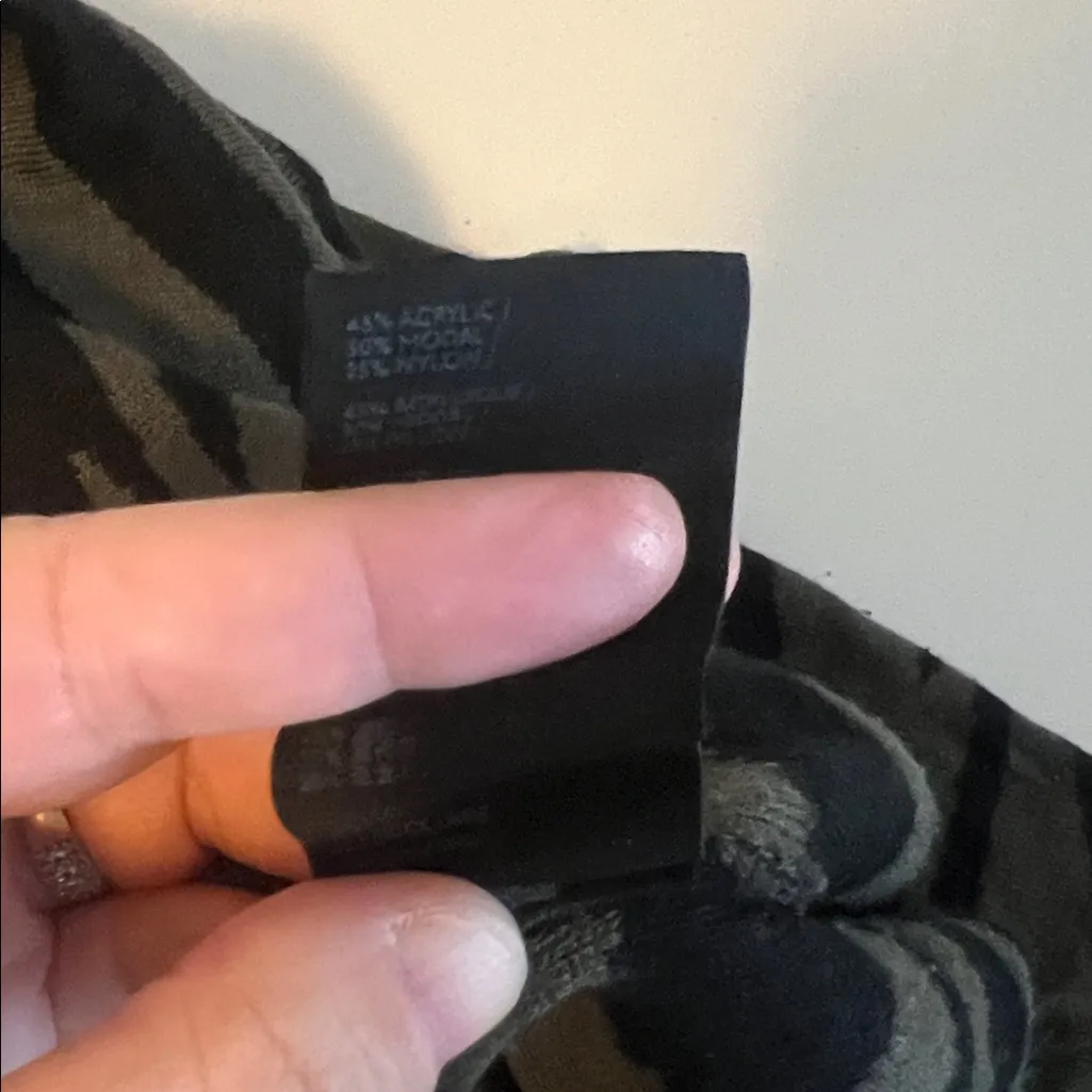 Anthropologie Zebra Print Cropped Lightweight Sweater Hoodie Olive/Black Size XS - Image 6