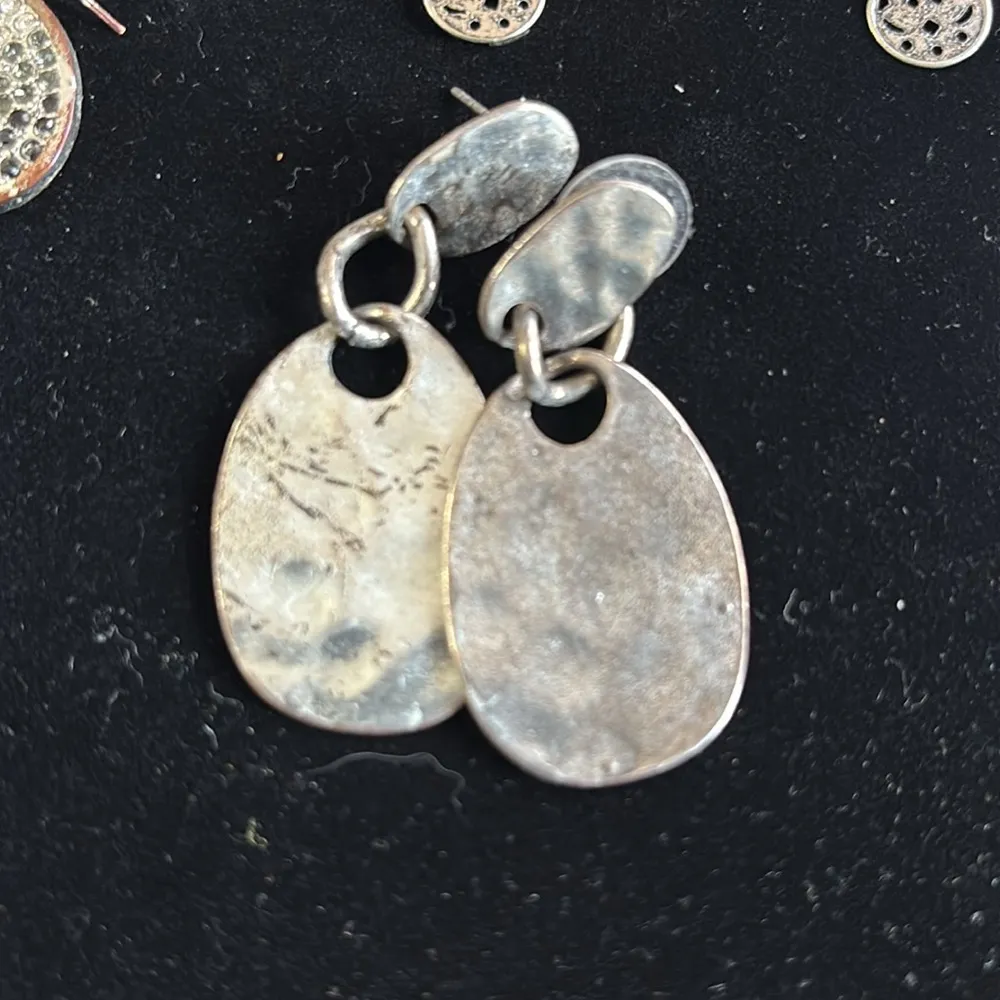 Four pair silver tone costume earrings - Image 2