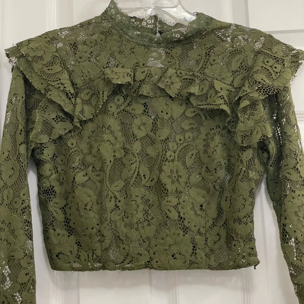 ASOS DESIGN lace crop ruffle sleeve top olive green breathable cropped sexy Sz 6 - Image 3