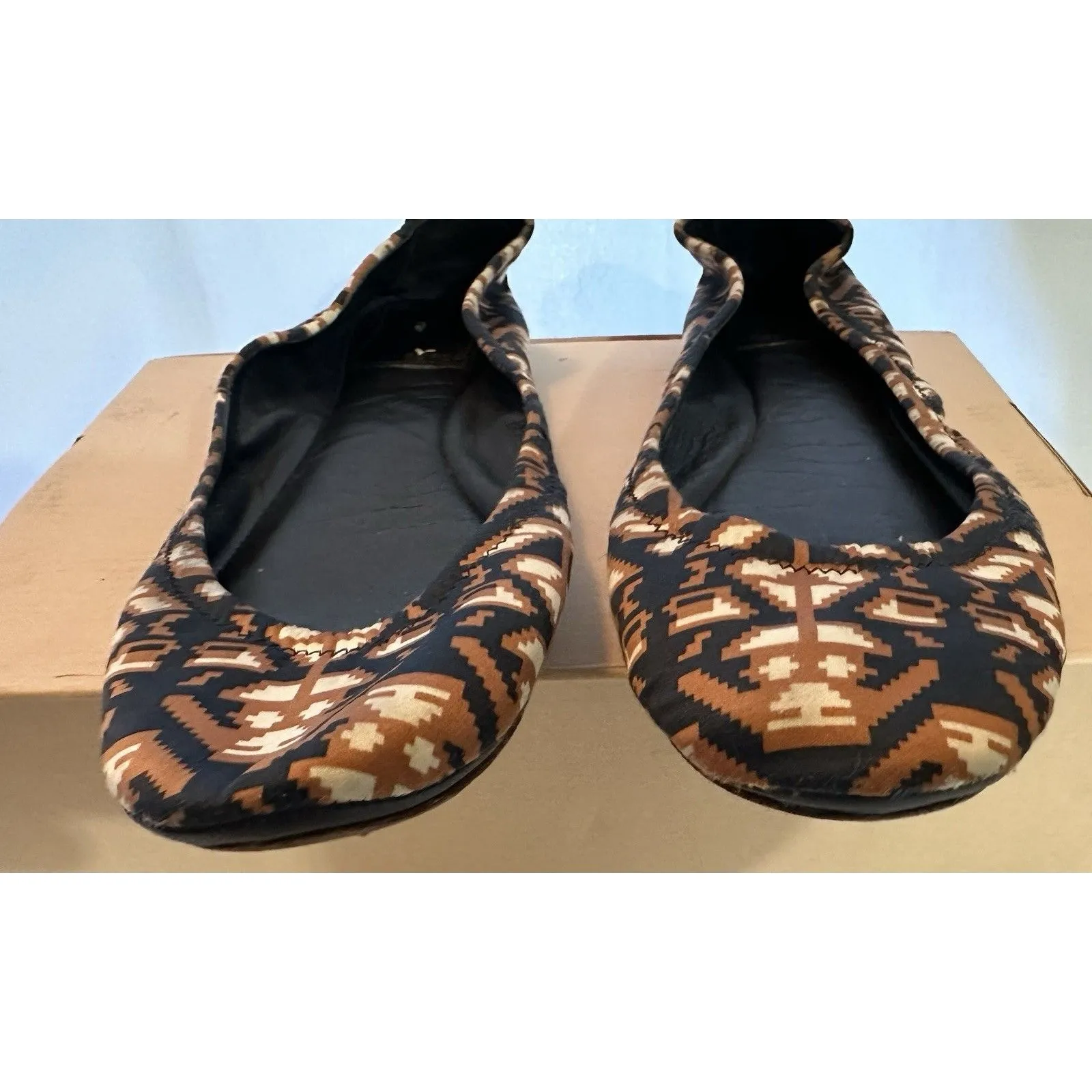 Tory Burch Navy Blue Aztec Stretch Ballet Flats Size 8 - Image 6