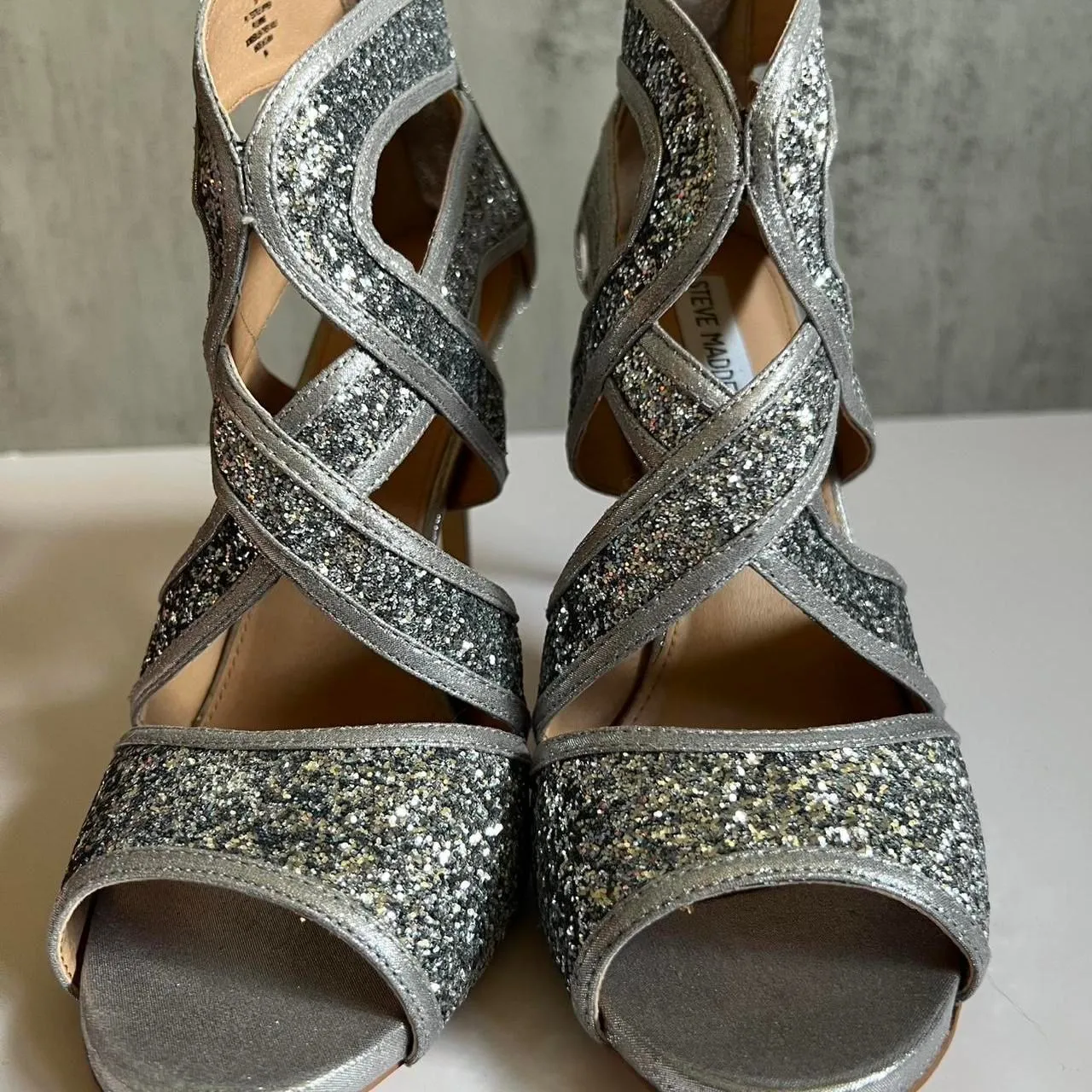 Steve Madden Silver Glitter Glam Heels Size 10 - Image 7