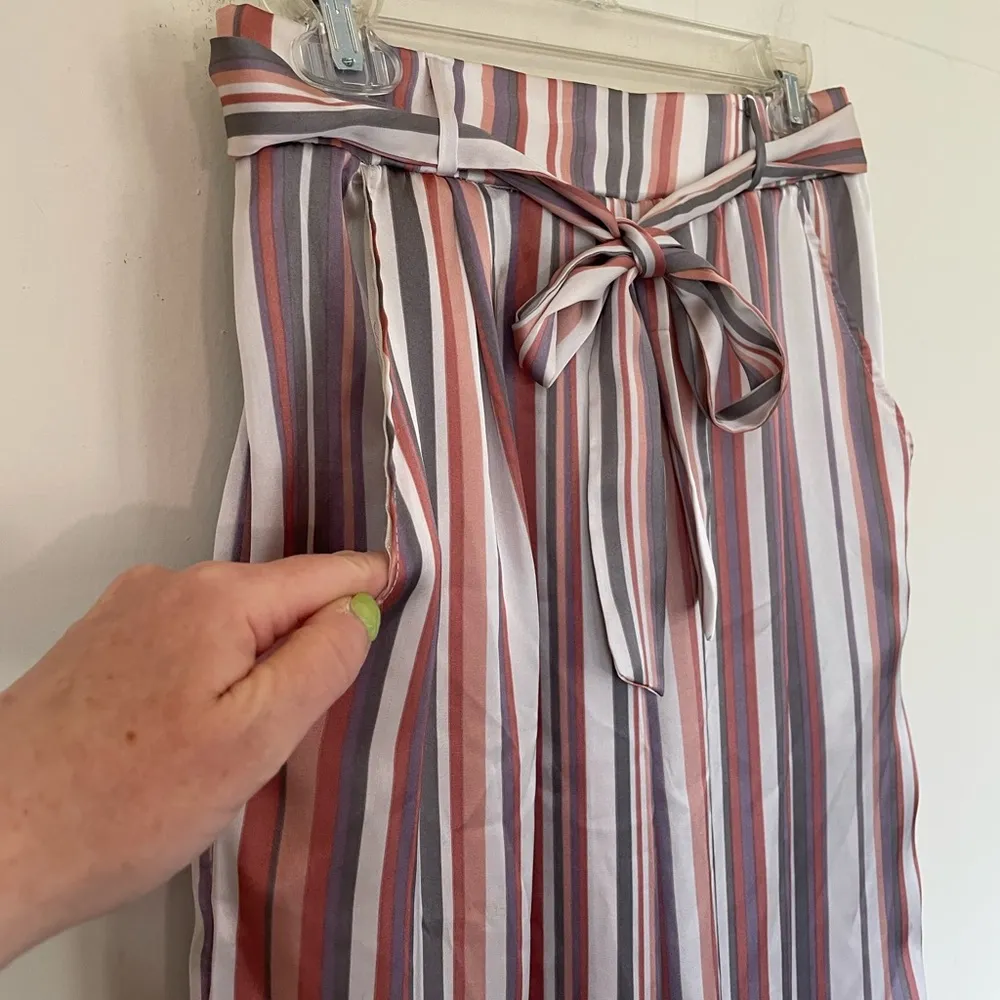 Soulmates satin striped pants elastic waist belted pink grey women’s size M - Image 3