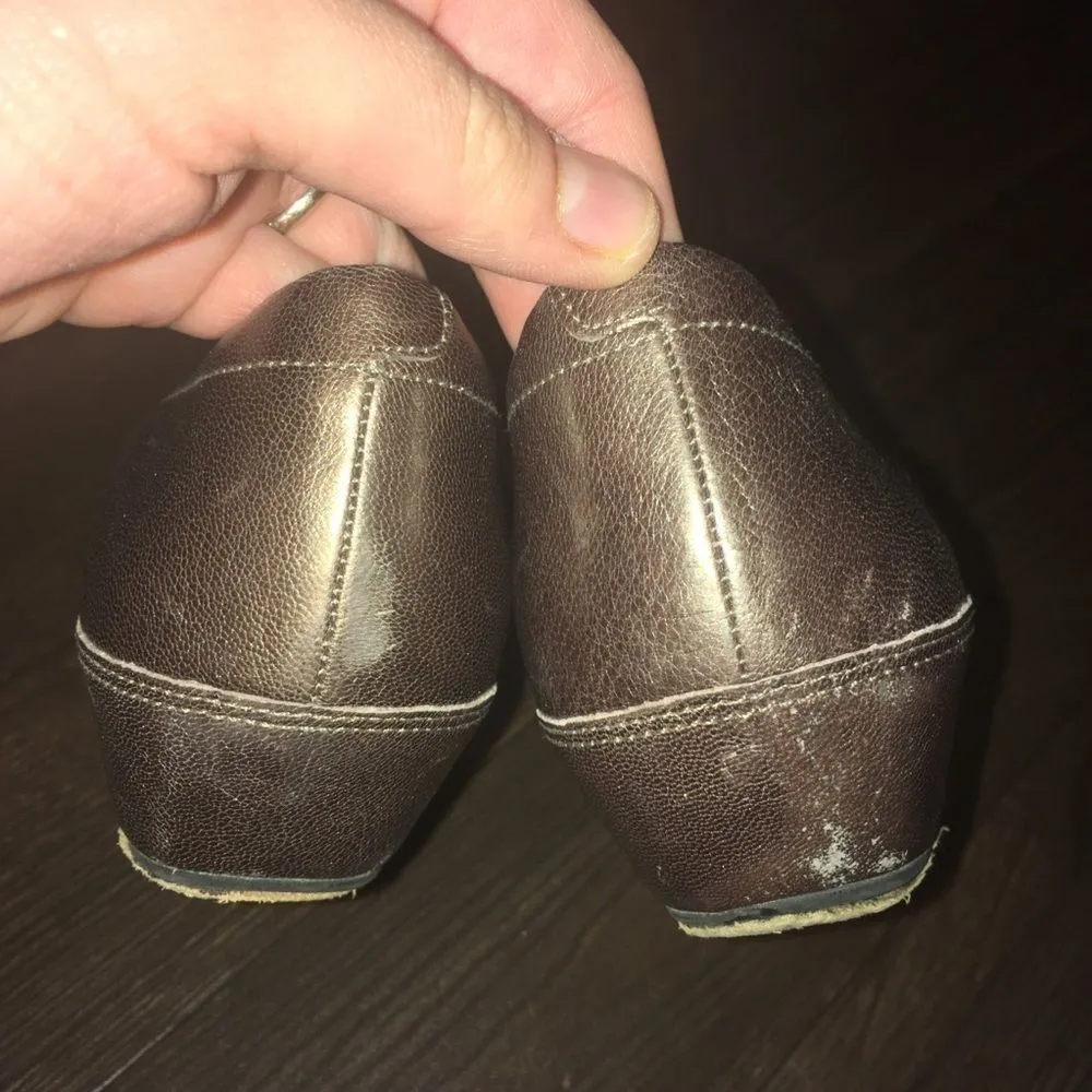 Clarks Artisan copper shimmery ortho slip on flats - Image 2