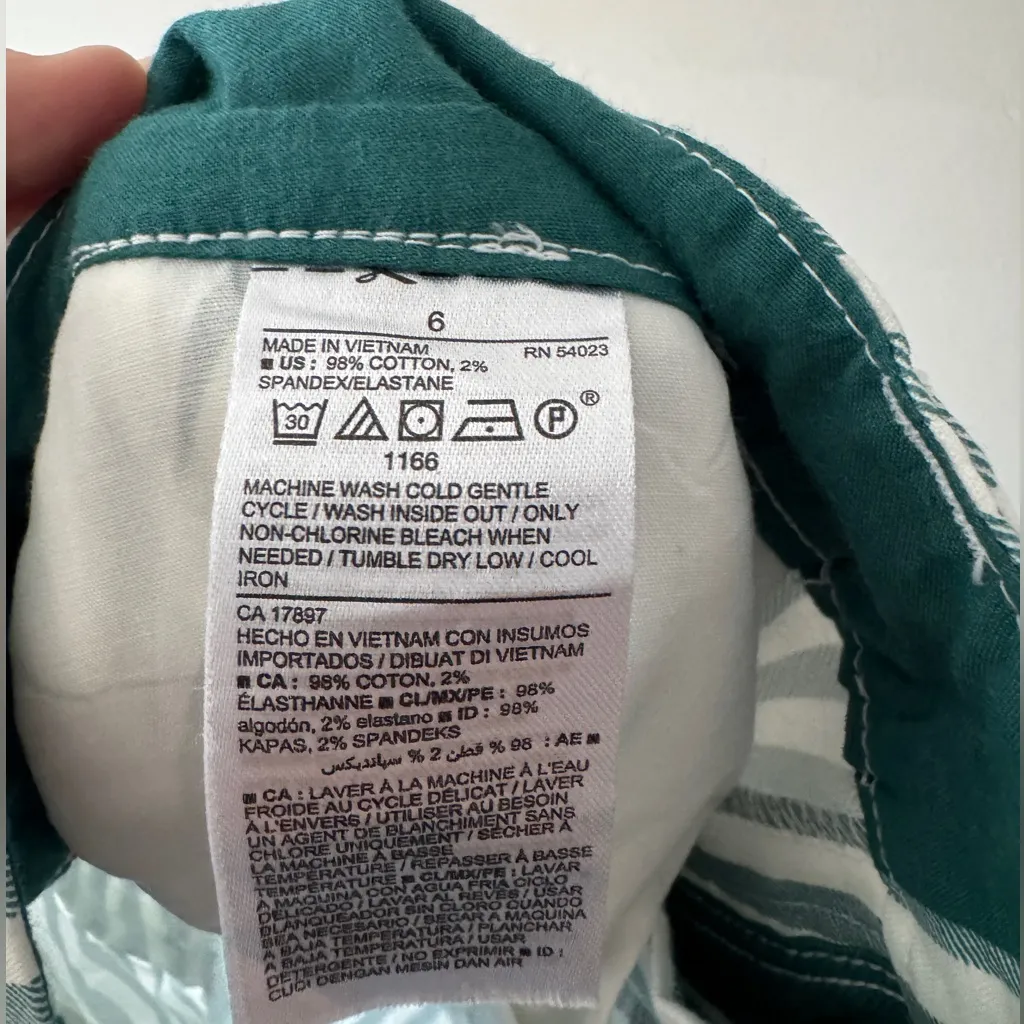 NEW!! Old Navy Everyday Shorts 5” Inseam Green and White Stripe - Image 6