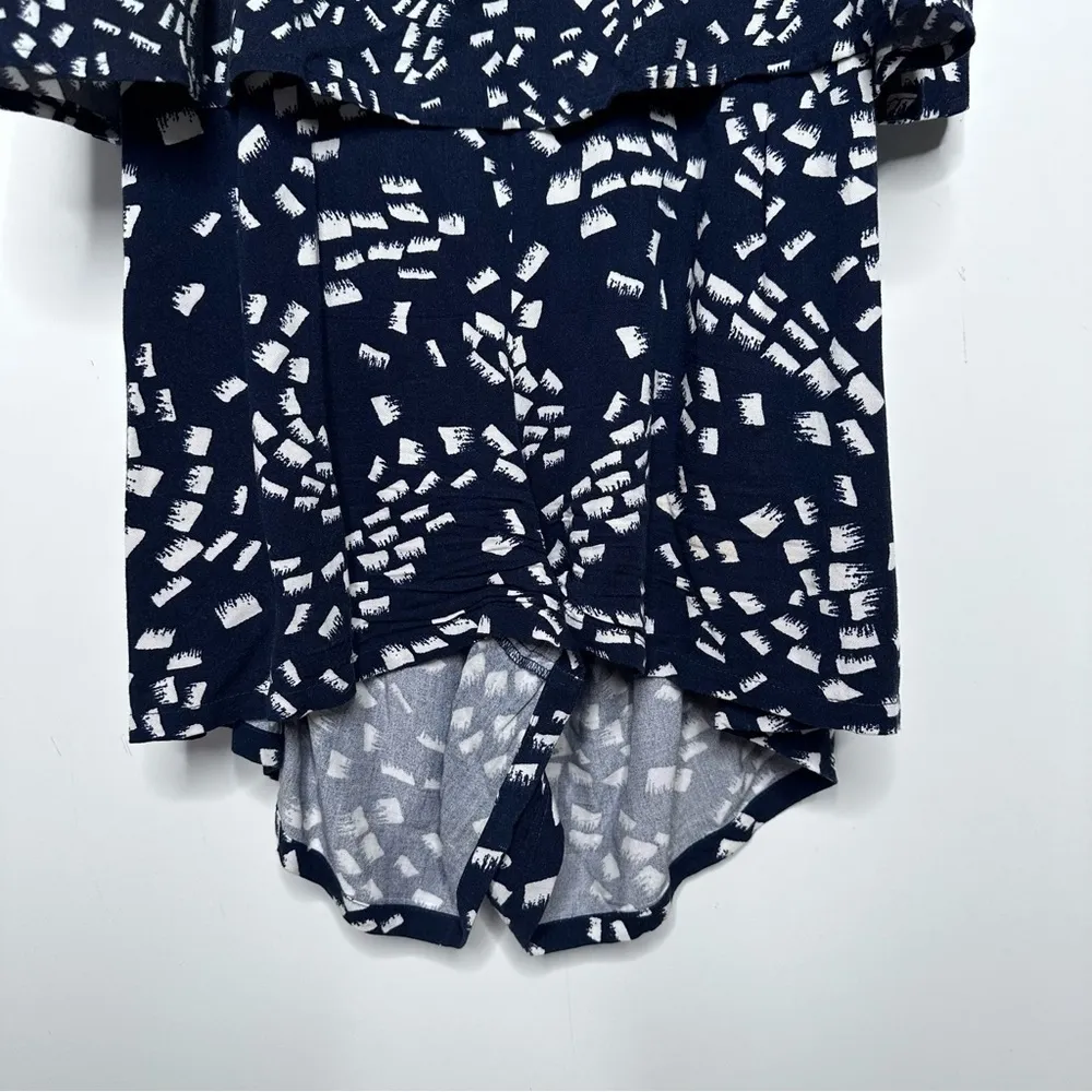 Cupcakes and Cashmere Navy and White Jaxon Open Back Romper Size Small - Image 4