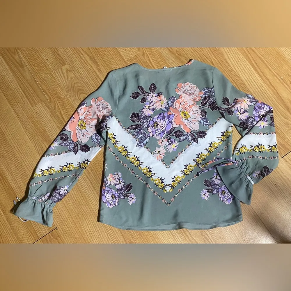 🏷️🏷️Ladies/wmns Small Maurice’s Mint green Floral sheer Dressy Top Blouse - Image 2